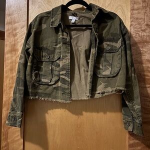 Women’s Cropped Camo Jacket